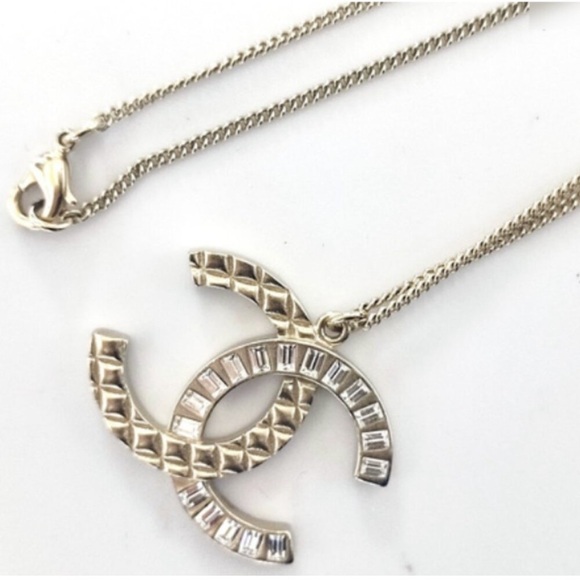 Chanel Champagne Gold and Rhinestone Pendant Necklace - Picture 5 of 11